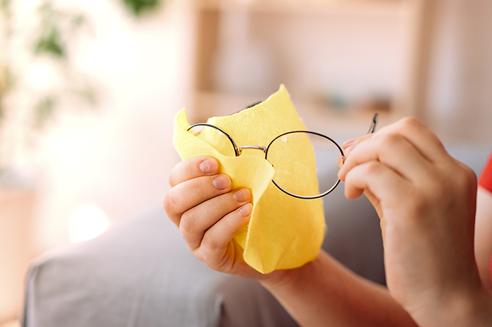 Techniques de nettoyage des montures de lunettes