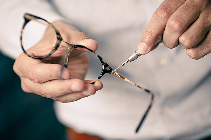 Qui reprend les montures de lunettes ?​