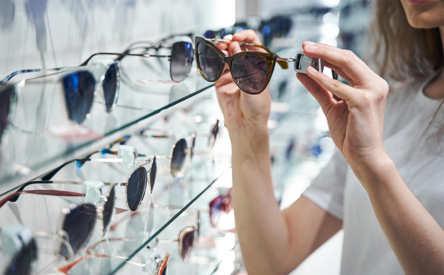 L'importance de la protection UV : pourquoi chaque opticien devrait sensibiliser ses clients ?
