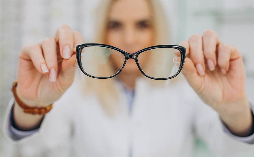 Comment choisir les bonnes montures pour améliorer la santé oculaire des clients ?​